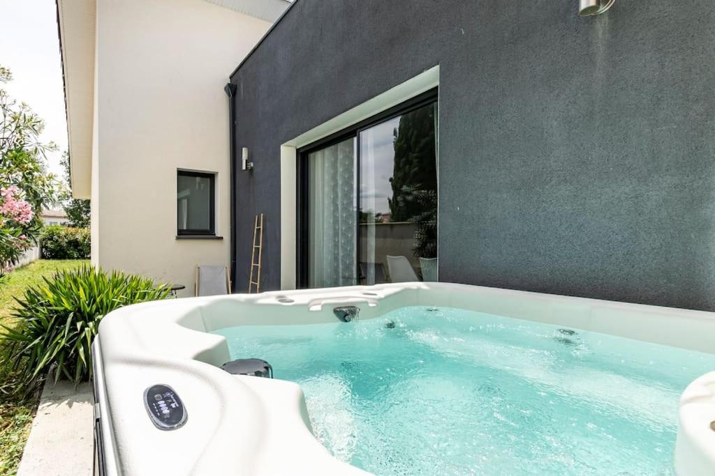 Villa Des Rives Du Tarn Avec Jacuzzi Montans ภายนอก รูปภาพ